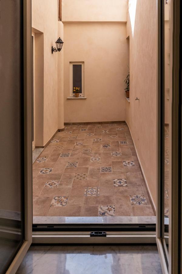 Al Duomo B&B อามันเตีย ภายนอก รูปภาพ