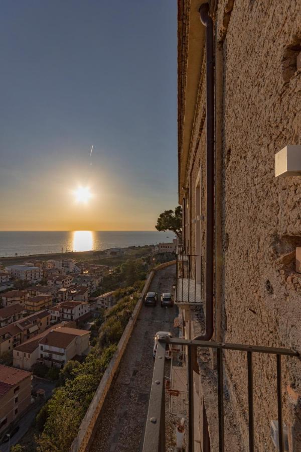 Al Duomo B&B อามันเตีย ภายนอก รูปภาพ