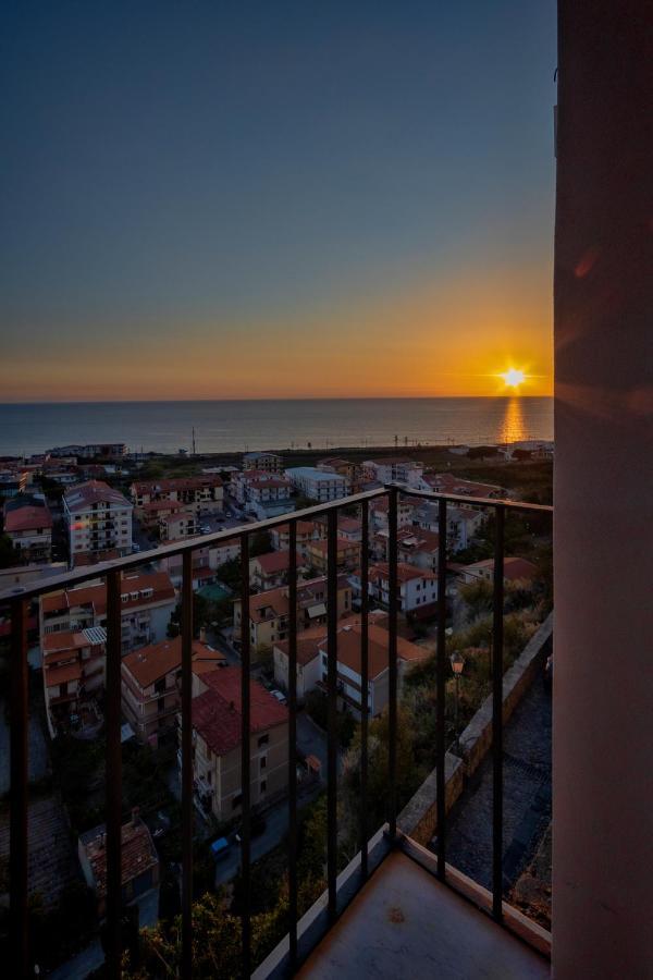 Al Duomo B&B อามันเตีย ภายนอก รูปภาพ