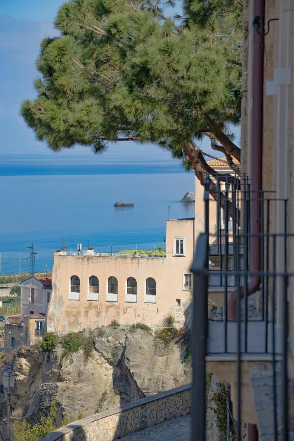 Al Duomo B&B อามันเตีย ภายนอก รูปภาพ