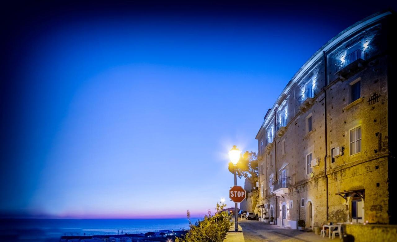 Al Duomo B&B อามันเตีย ภายนอก รูปภาพ